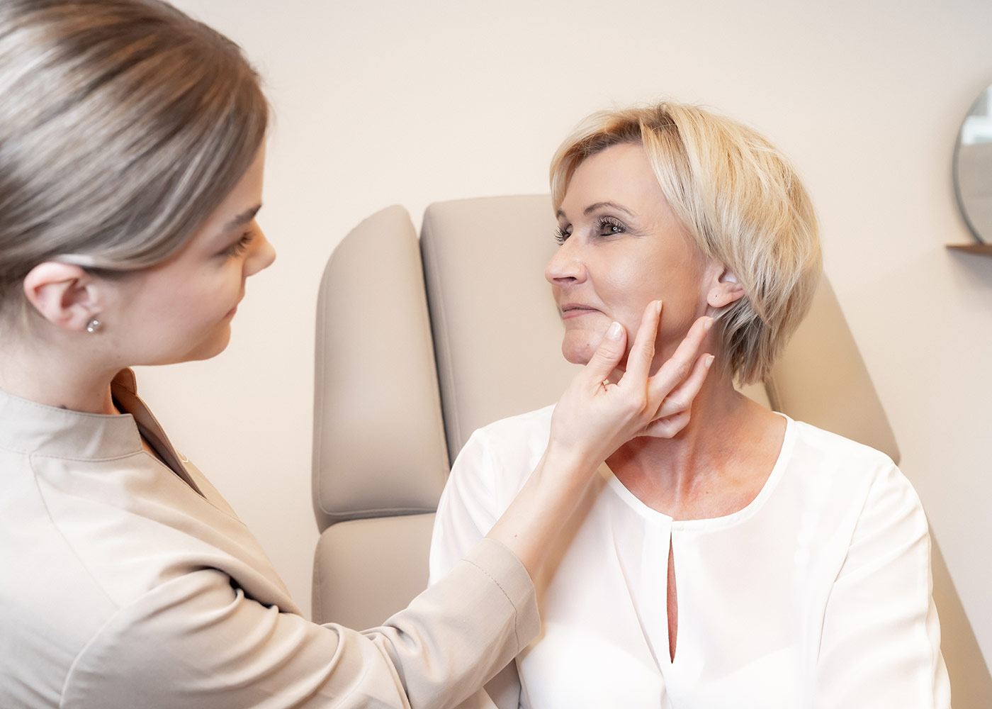 Soemantri Ästhetik Institut, Lüdenscheid, Radiofrequenz-Needling, Hautstraffung, Cellulite, Bauchfett, Premium, NRW